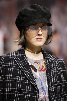 Details Christian Dior , Details Dior Fall 2018 Ready-to-Wear , Детали показа Кристиан Диор , Детали показа Диор осень зима 2018 , Fashion show , неделя моды в Париже , PFW , Мария Грация Кьюри , Mainstyles